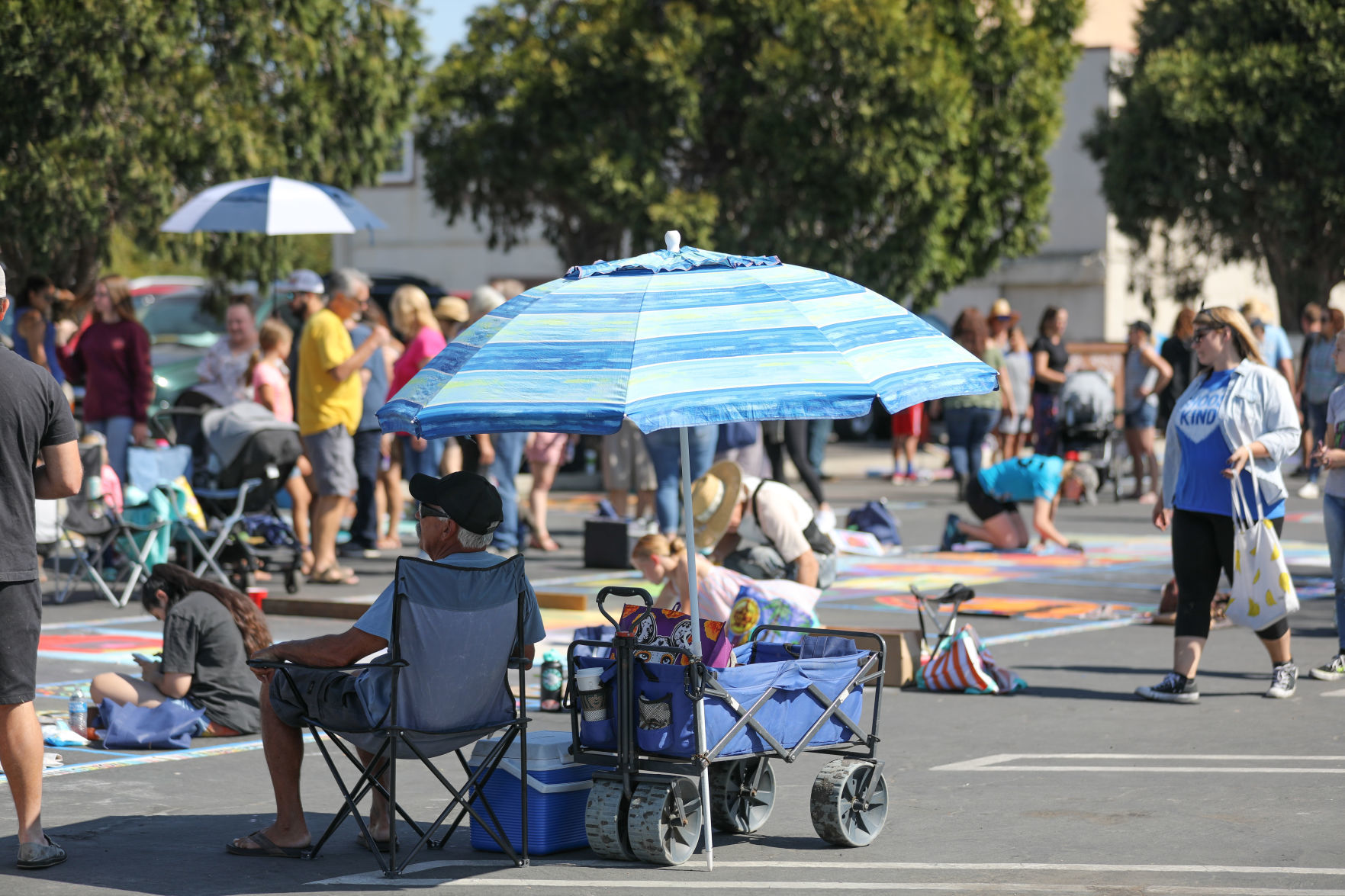 101219-lr-photos-lompoc-chalk-17